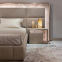 Italienisches Luxusbett aus Mattiertem Rindsleder, Doppelbett mit Naturstein-Verzierung, Breitbild-Villa-Hochzeitsbett nach Maß