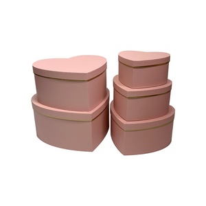 New Design <b>Pink</b> Rose Fruit Bouquet <b>Gift</b> <b>Box</b> Heart Shape Valentine's Day Flowers <b>Box</b> with Window Matt Lamination on Paperboard - Product Image 2