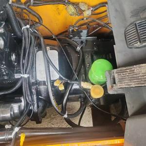 Chariot élévateur diesel mini d'occasion TCM 3 tonnes 6M, importé du Japon, haute efficacité, livraison rapide, moteur, pompe, boîte de vitesses, roulement inclus. - Product Image 4