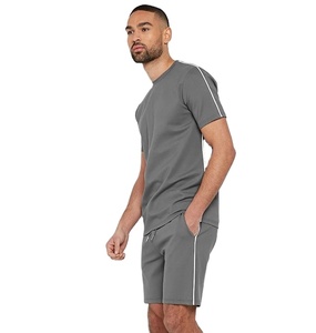 ชุดเสื้อยืดและกางเกงขาสั้นเข้าชุด,เสื้อผ้าผู้ชายแบบสั่งทำราคาถูกพร้อมโลโก้ของคุณเอง - Product Image 1