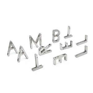 Custom 2022 Nieuwe Diy Alfabet Letter Sieraden Maken Gouden Alfabet Hanger Ketting Kleurrijke Metalen Alfabet Letters Past 1 Inch