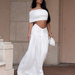 Ensemble coordonné 2 pièces personnalisé pour <span class=keywords><strong>femme</strong></span> 2026 : Haut court froncé à épaules dénudées et jupe longue asymétrique – <span class=keywords><strong>Tenue</strong></span> élégante pour les vacances à la station balnéaire - Product Image 1