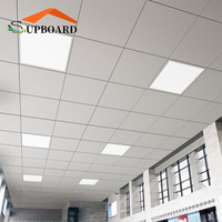 Plafond suspendu en aluminium de conception moderne pour bureau, insonorisé, imperméable et ignifuge, carreaux carrés, matériaux de construction