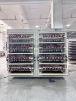 Système de test et de classement des batteries comprenant un testeur de capacité 50A, un déchargeur et un équipement de classement des cellules prismatiques