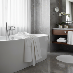 Peignoir d'hôtel de la série Orfe, col châle, piqué, élégant, articles d'hôtel - Product Image 2