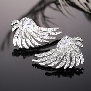 Orecchini a Perno con Ali d'Angelo per Donne, Gioielli Eleganti e alla Moda - Product Image 3