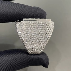 Anillo de Plata de Ley 925 de Inspiración Vintage con Moissanita, Detalles de Filigrana y un Brillo Atractivo para Momentos Especiales - Product Image 2