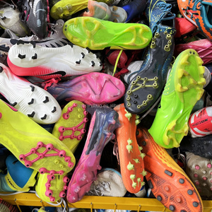 Venta al por Mayor de Zapatos Usados de Segunda Mano Botas de Fútbol de Marcas Famosas Tacos Altos y Bajos en Pacas Mixtas Suministro Directo de Fábrica - Product Image 3