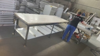 Table de travail robuste en acier inoxydable, plan de travail alimentaire robuste avec plateau en bois et hauteur réglable, table de conditionnement lourde