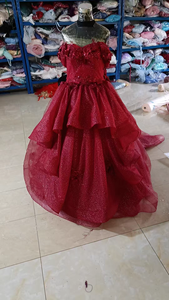 Vestido de Quinceañera Rojo Brillante con Escote Corazón, Hombros Descubiertos, Largo hasta el Suelo, Tul con Apliques de Encaje y Flores, Vestido de 15 Años - Product Image 5