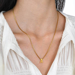 Collar de cadena de caja de acero inoxidable para mujer con colgante de 26 letras de <span class=keywords><strong>A</strong></span> <span class=keywords><strong>a</strong></span> Z, adorno de moda, regalos de bodas - Product Image 3