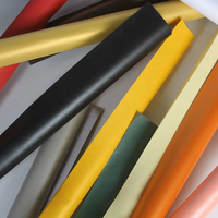 Papier nacré argenté blanc glacé, papier artistique métallique chatoyant pour la conception de boîtes à bijoux de luxe et de couvertures de menus