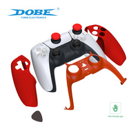 DOBE Kit de protection 4 en 1, accessoire de décoration, poignée de pouce, coque de remplacement, étui en silicone pour manette DualSense PS5