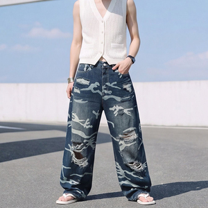 Jeans déchirés style streetwear rétro à imprimé camouflage pour hommes, pantalon ample tendance style hip-hop à jambes larges - Product Image 1