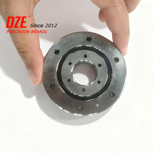 Cuscinetto Orientabile a Rulli Incrociati ad Alta Precisione 42CRMO Modello RU124G/X, Momento di Carico 8.35kN per Giunti e Bracci Robotici Industriali - Product Image 5