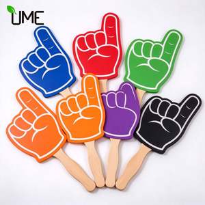 Abanico de mano con logo impreso, mango de madera, espuma para animar, ideal para estadios, competiciones, fiestas, promociones y recuerdos. - Product Image 1