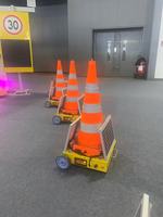 Cône de signalisation intelligent à IA, se déplaçant automatiquement vers la position définie par le contrôleur et retournant. Distance de parcours 150m