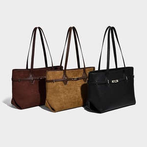 Borsa <span class=keywords><strong>Vintage</strong></span> in Finta Pelle Scamosciata di Alta Qualità 2026, <span class=keywords><strong>Borse</strong></span> a Spalla in Camoscio con Decorazione a Tracolla, <span class=keywords><strong>Borse</strong></span> Tote in Camoscio di Grande Capacità per Donne - Product Image 3