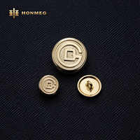 Kancing Logam Custom HONMEO Desain Logo Emas Lapisan Relief Sandblast untuk Blazer Seragam