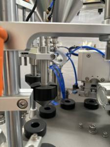 Poudre ultrasonique et scellage Liqued Dou Le Head Tube pour dentifrice liquide automatique Gmp 5 <span class=keywords><strong>Ml</strong></span> flacon Machine de remplissage - Product Image 3