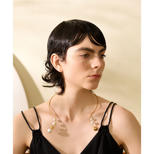 JINYOU 1187 ファッションパールトルクス ゴールデンステンレススチール オープンチョーカー ステートメントネックレス レディース 新作シックジュエリー - Product Image 3