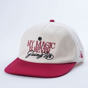 Casquette à visière plate personnalisée en usine, 5 panneaux, coton, visière plate rouge, casquette de baseball non structurée avec fermeture snapback - Product Image 3