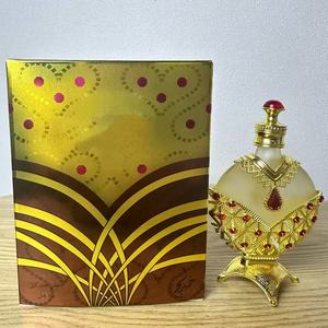 Il profumo Dubai 35ml più venduto è appositamente progettato per le donne. Ha un Aroma ricco senza alcuna irritazione. - Product Image 6