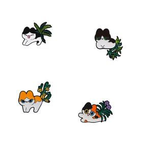 Alliage créatif joli chaton émail broche chats cachés dans des épingles de plantes - Product Image 1