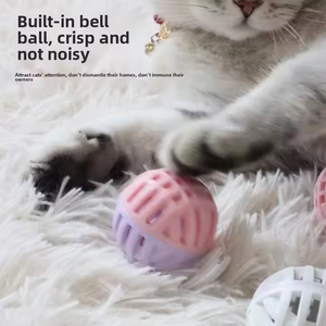 Jouet pour chat en TPR coloré à blocs de couleur, avec clochette, pour soulager l'ennui et stimuler les chats - Product Image 4