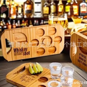 Bandeja de madera maciza con borde para sal y soportes para vasos de chupito para presentación de bebidas en bares - Product Image 3