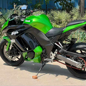Motocyclette sportive 1000SX d'occasion, état inégal. Moteur 4 cylindres refroidi par liquide de 1000 cm³, Ninja 1000SX Ninja 1000SX Kaw - Product Image 4