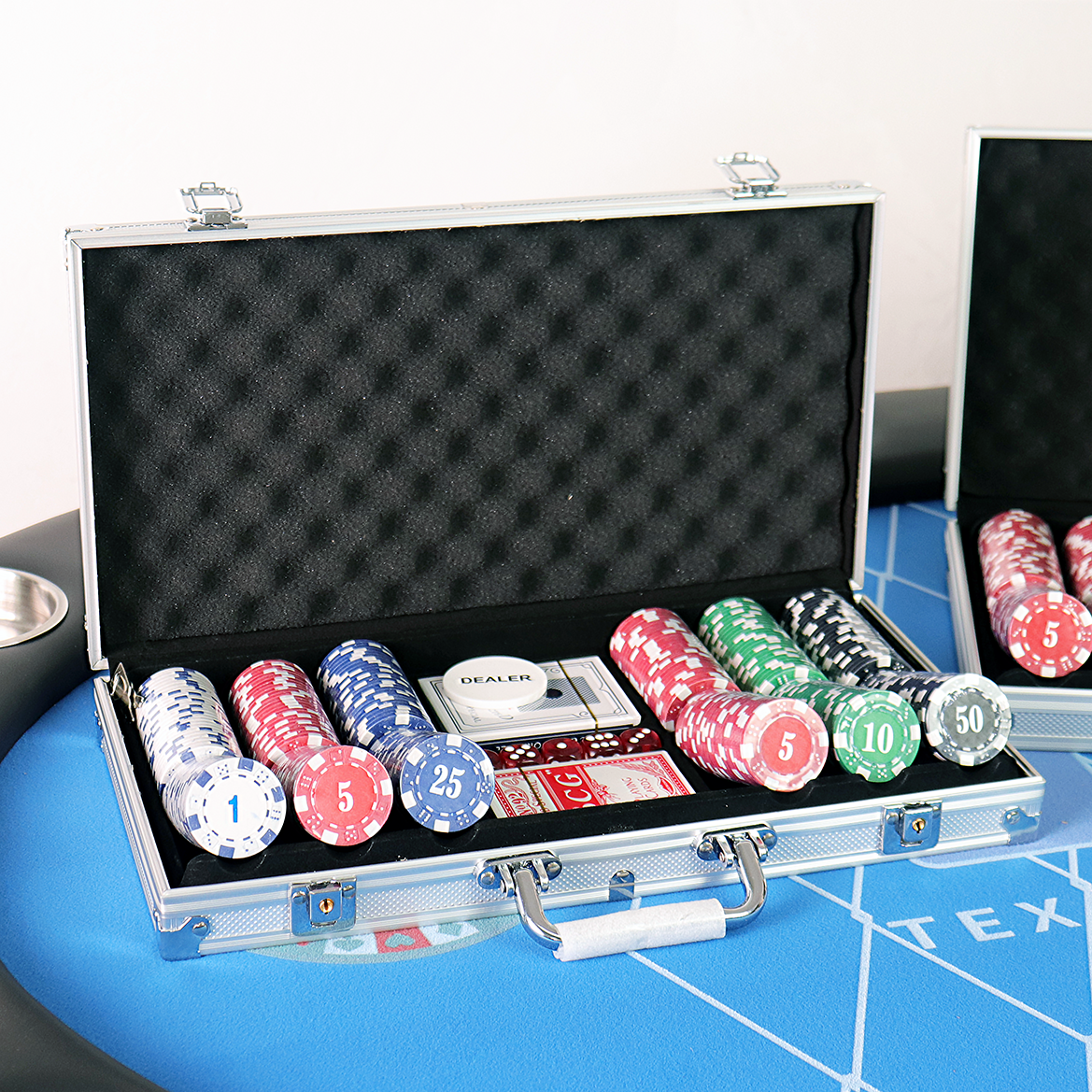 AK Sport 0603014 Aluminium Case 200 Poker Set AK Sport 0603014 Aluminium Case 200 Poker Set
