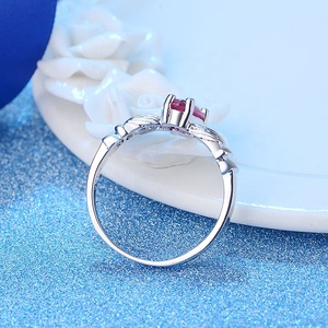Prix de gros irlandais coeur <span class=keywords><strong>Claddagh</strong></span> anneau plaqué <span class=keywords><strong>argent</strong></span> avec Zircon cubique coeur noeud anneau hommes femmes amour fidélité anneau bijoux - Product Image 4
