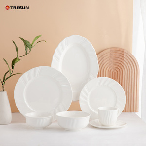 Vajilla Clásica de Porcelana Blanca Ecológica con Diseños Personalizables, Logotipos y Formas Florales, Platos de Cerámica - Product Image 4