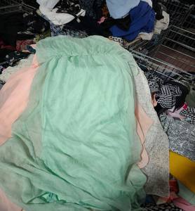 Vestido de Seda Usado de Primera Calidad al por Mayor, Elegante Traje de Noche de Seda para Cenas Formales, Ceremonias y Viajes - Product Image 5