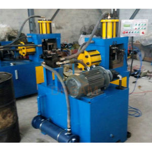 Machine automatique de fabrication de clous Grill U formant la machine Clous pneumatiques Agrafe à fil fin Machine de fabrication de broches de canapé Prix au Kenya - Product Image 3