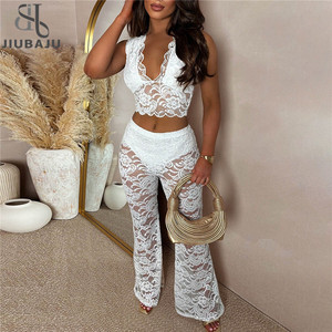 Ensemble 2 pièces sexy en dentelle pour femme : débardeur court transparent à col bas et pantalon taille haute assorti - Product Image 1