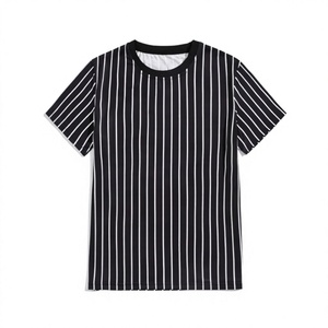 เสื้อยืดแขนสั้นลายทางผู้ชาย คอกลม ผ้าถัก สวมใส่สบาย ทรงปกติ สีขาวและดำ ลายเส้นแนวตั้ง - Product Image 1