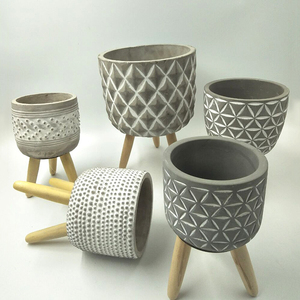 Vaso per Fiori in Fibra di Vetro e <span class=keywords><strong>Cemento</strong></span> dal <span class=keywords><strong>Design</strong></span> Unico con Supporto in Legno - Product Image 3