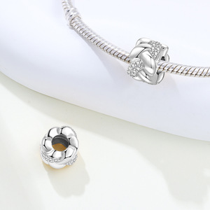 สร้อยข้อมือทองแดงสีขาวถักลูกปัดดีไซน์เฉพาะสุดหรู งานแฮนด์เมด DIY พร้อมจี้ห้อยแฟชั่นสำหรับผู้หญิง ขายดี - Product Image 2