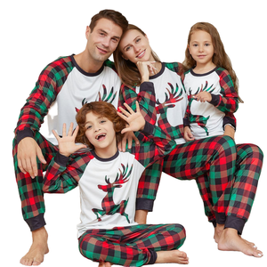 Conjunto de Pijamas Bordados, Respiráveis, Quentes e Luxuosos, uma Coleção de Pijamas para as Festas, Adequada para Toda a Família Usar. - Product Image 4