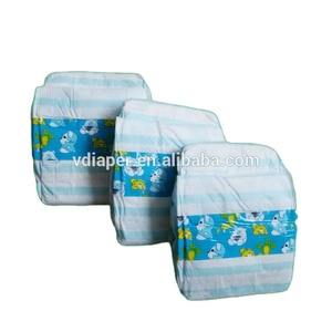 Exportation vers le Kenya de couches jetables anti-fuites pour bébés et adolescents garçons, avec noyau en coton importé et feuille arrière en film PE. - Product Image 1