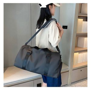 Sac de sport de yoga au design nouveau, grande capacité, sac de sport portable, sac de voyage imperméable avec compartiment pour chaussures - Product Image 6