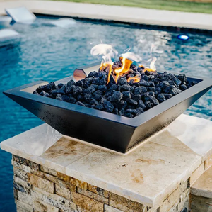 Firepit de gas de acero elegante Firebowl de cascada al aire libre para uso en patio, jardín o patio trasero hecho de acero Corten - Product Image 1