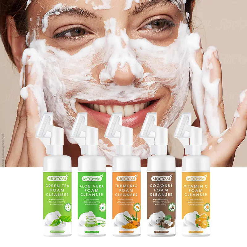 Espuma de lavagem facial OEM de limpeza profunda 150ml de marca própria MOOYAM Coco Aloe Vera Vitamina C Chá Verde Espuma de cúrcuma Limpador