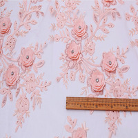Tissu en tulle brodé floral 3D 100 % polyester, maille douce en dentelle pour robe de mariée, voile de mariée, décoration de fête - Vente en gros