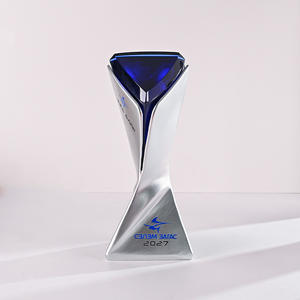 चमकदार फैशन रचनात्मक कस्टम ट्रॉफी पुरस्कार डिजाइन जस्ता मिश्र धातु ट्रॉफी कप चांदी लेजर उत्कीर्णीय लोगो पुरस्कार ट्रॉफी - Product Image 3