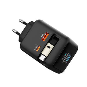 Nouvel adaptateur secteur USB-C USB-A 70W GAN à charge rapide avec affichage TFT, câble rétractable et protection OTP - Product Image 1