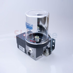 Pompe à graisse automatique originale LUBE EGM-50TH-20N-7C-LD 101554 DC24V 20MPa, pompe de lubrification progressive pour usinage CNC - Product Image 3
