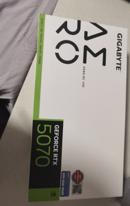 GIGABYTE GeForce RTX 5070 Eagle OC <b>Ice</b> SFF 12GB GDDR7 192-Bit PCI-E 5.0 2587MHz Core Clock 3xDP 2.1a DirectX 12 New Workstation - Product Image 2